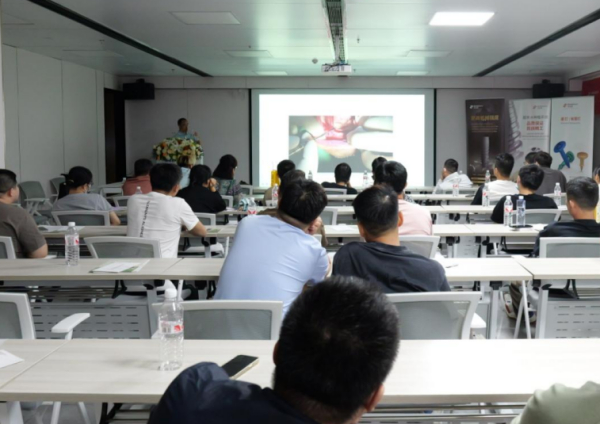 海口地区种植学术交流会在琼口口腔医院举行，聚焦无牙颌即刻种植、种植美学前沿技术
